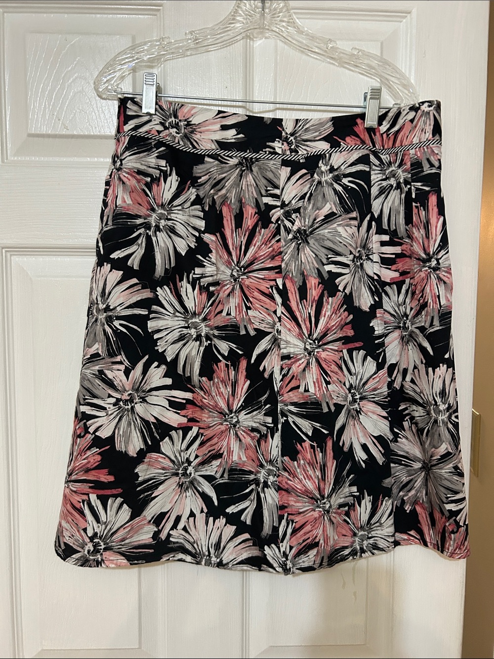 Liz Claiborne Black A-Line Skirt with Pink & White Floral Print